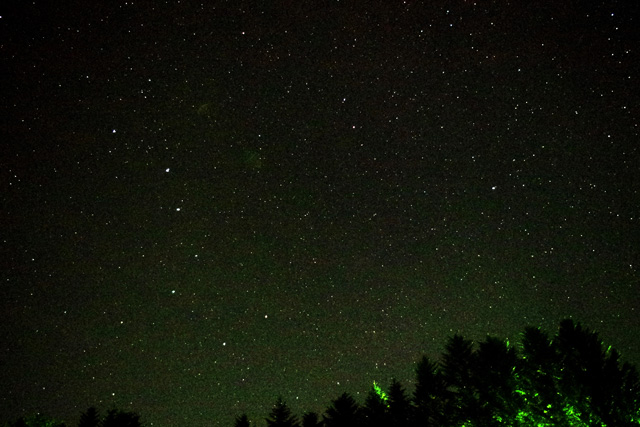 北斗七星と北極星（小柄杓）　空の明るい川口ではあまりよく見えない2つのひしゃく